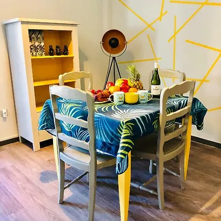 Golden Wave Surf Apartment